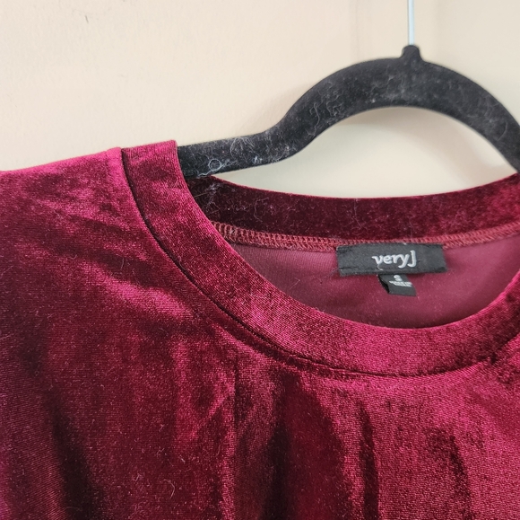 Velvet Maroon Knot Front Top - Picture 3 of 5